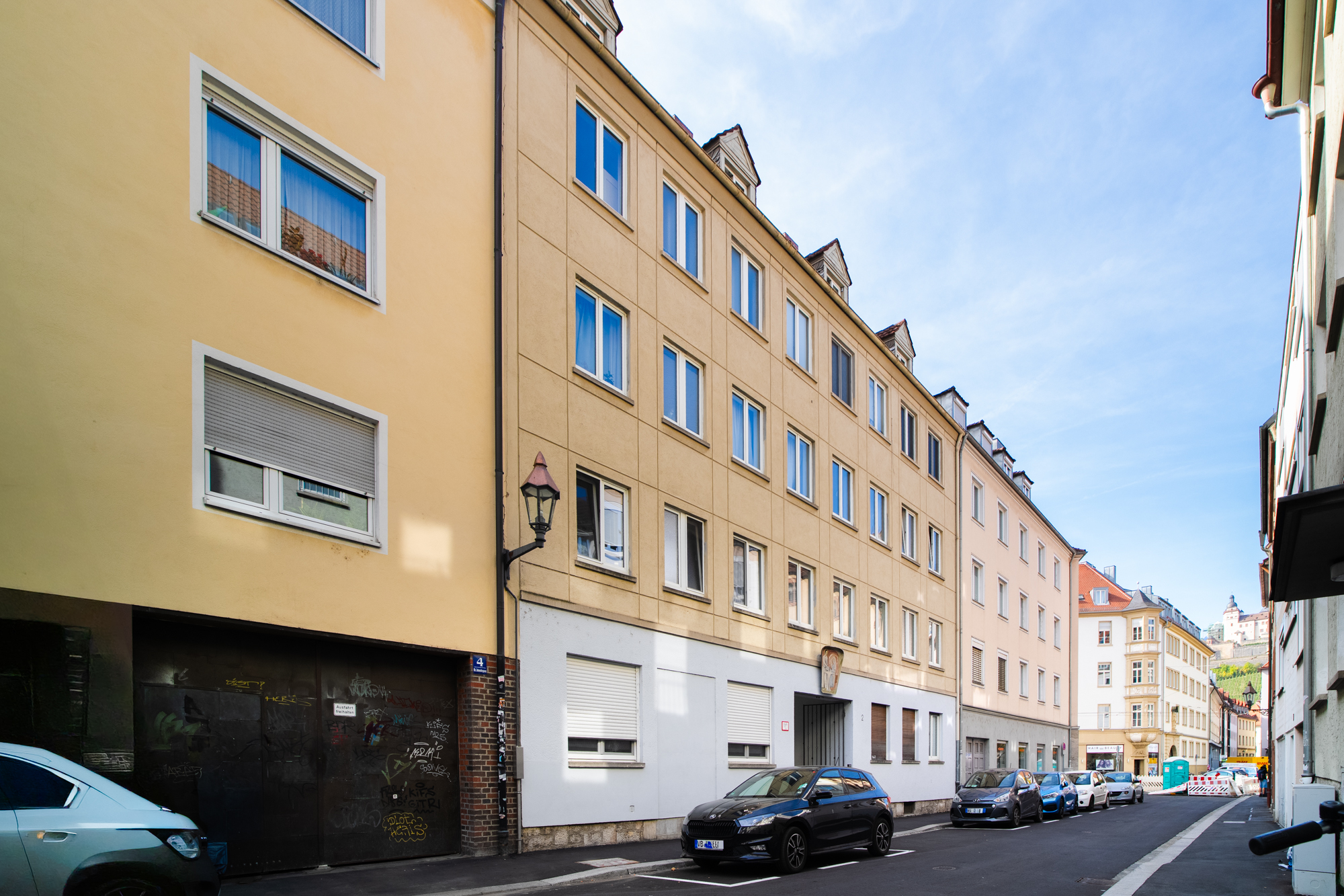 WEG-Wohnanlage in Würzburg, verwaltet von der Hoch2 Hausverwaltung, 12 Wohneinheiten